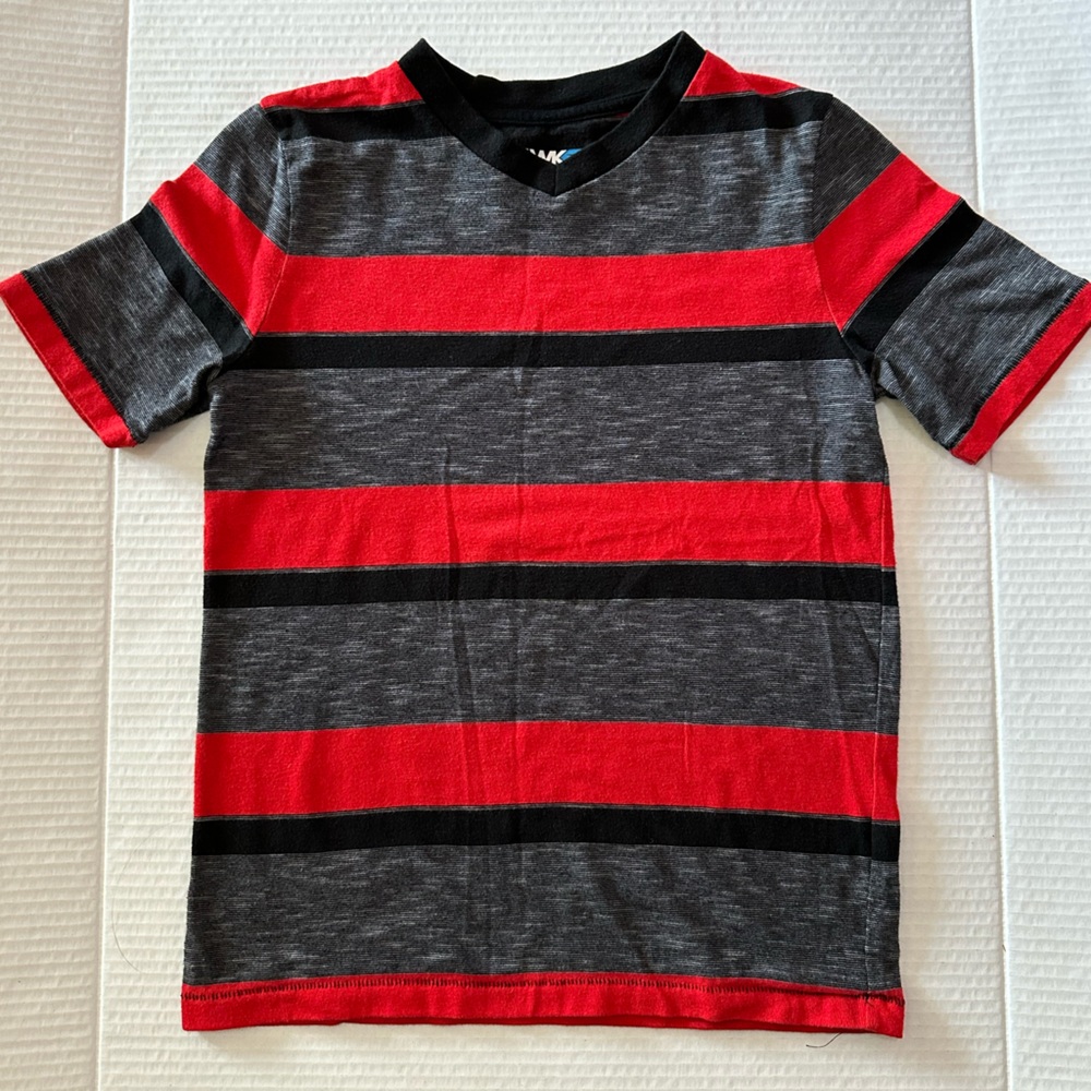 Tony Hawk boy vneck shirt